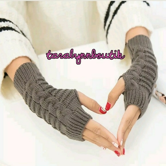 ๐HP 10/11๐๐๐Fingerless Gloves - Picture 2 of 4